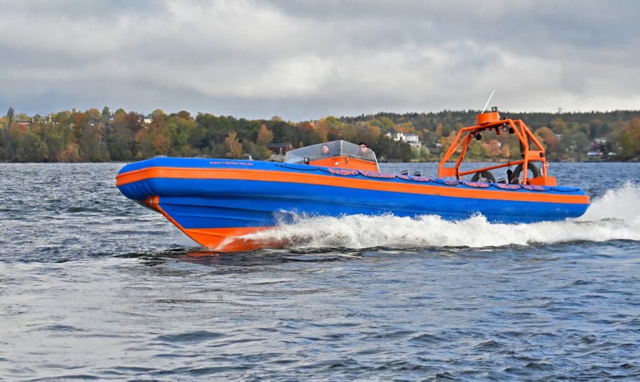 Rupert 50 RIB — Zweeds gebouwde deep-V planerende romp, ontworpen voor de passaatwindzeeën van Curaçao