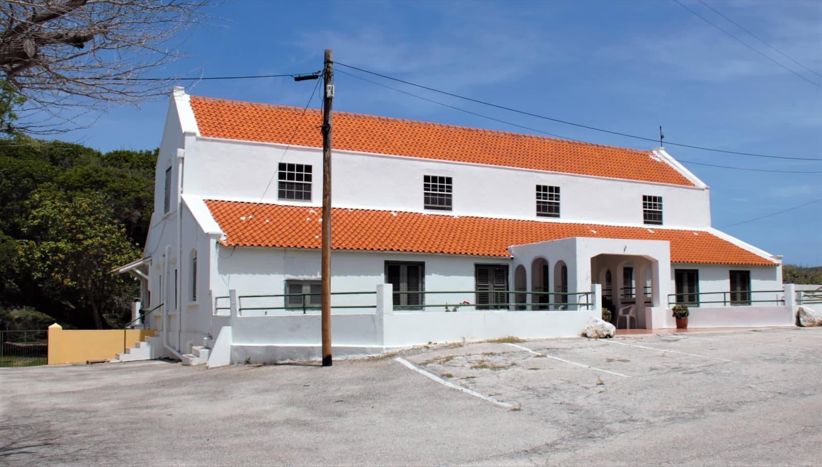 Landhuis Barber — Seminary, Then School, and the Oldest Tree on Curaçao