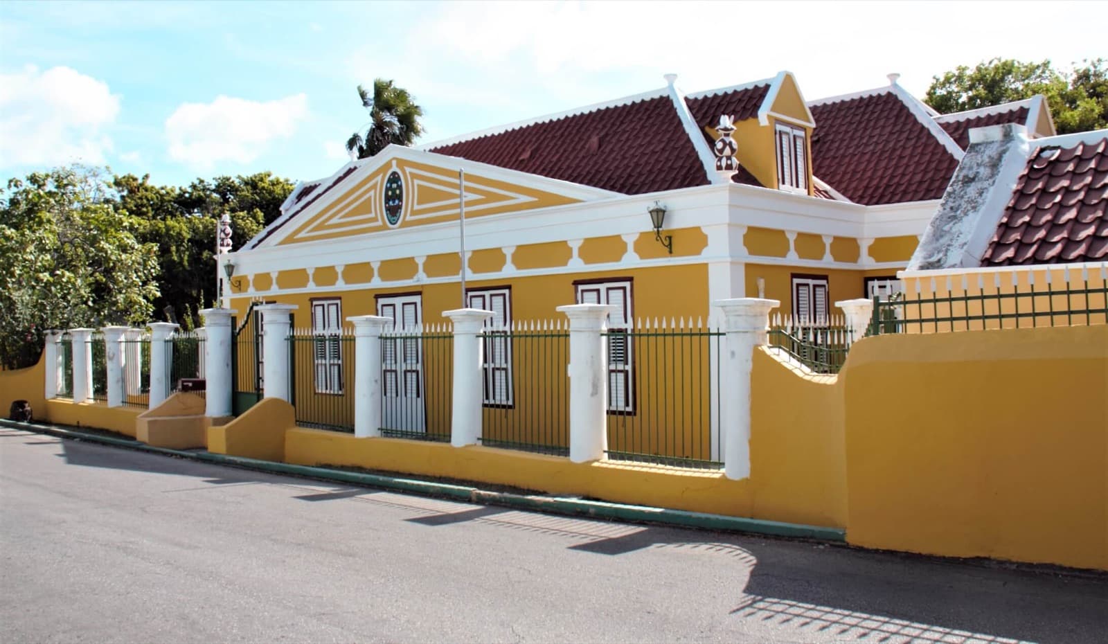 Landhuis Bloempot — Too Small to Be a Plantation