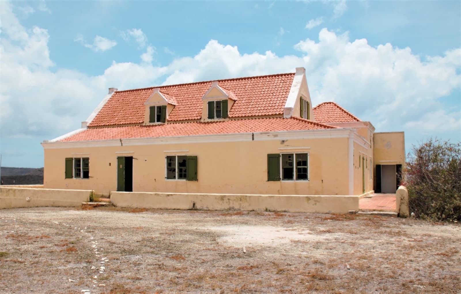 Landhuis Cas Abou — Two Plantations Merged, One Beach Famous