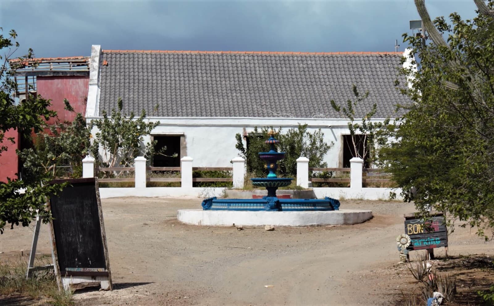 Landhuis Cas Cora — Cattle Farm Turned Experimental Breeder