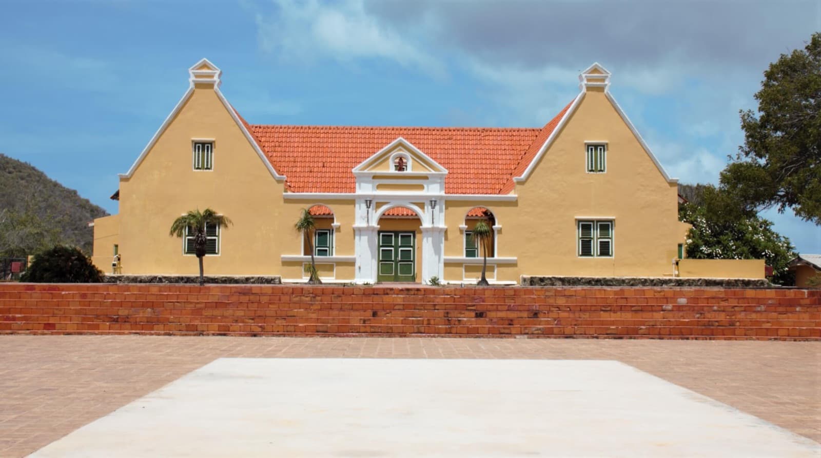 Landhuis Groot Santa Martha — Salt, Cattle, Community