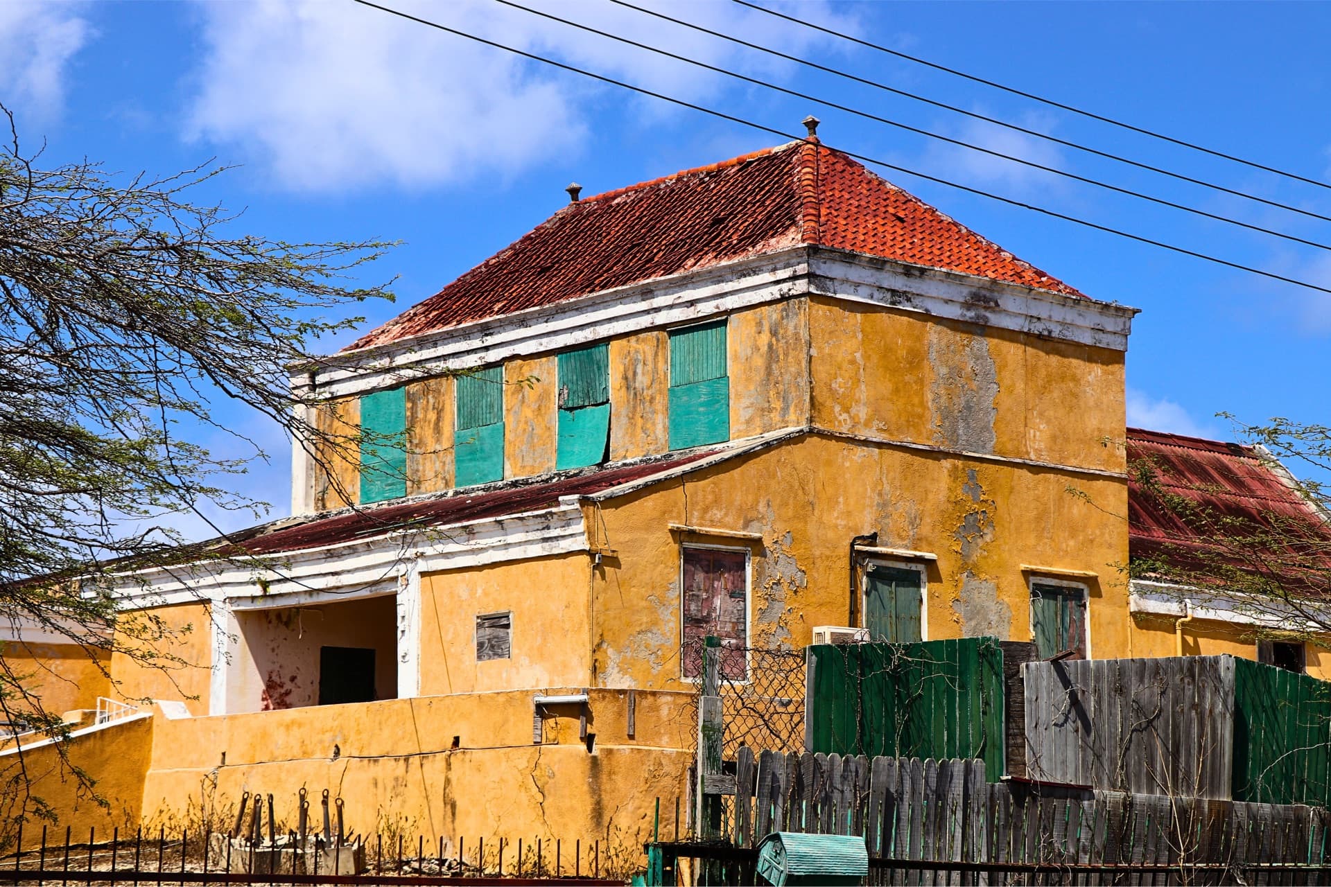 Landhuis Hermanus — Salt, Revolt, and a Quiet Weekend House
