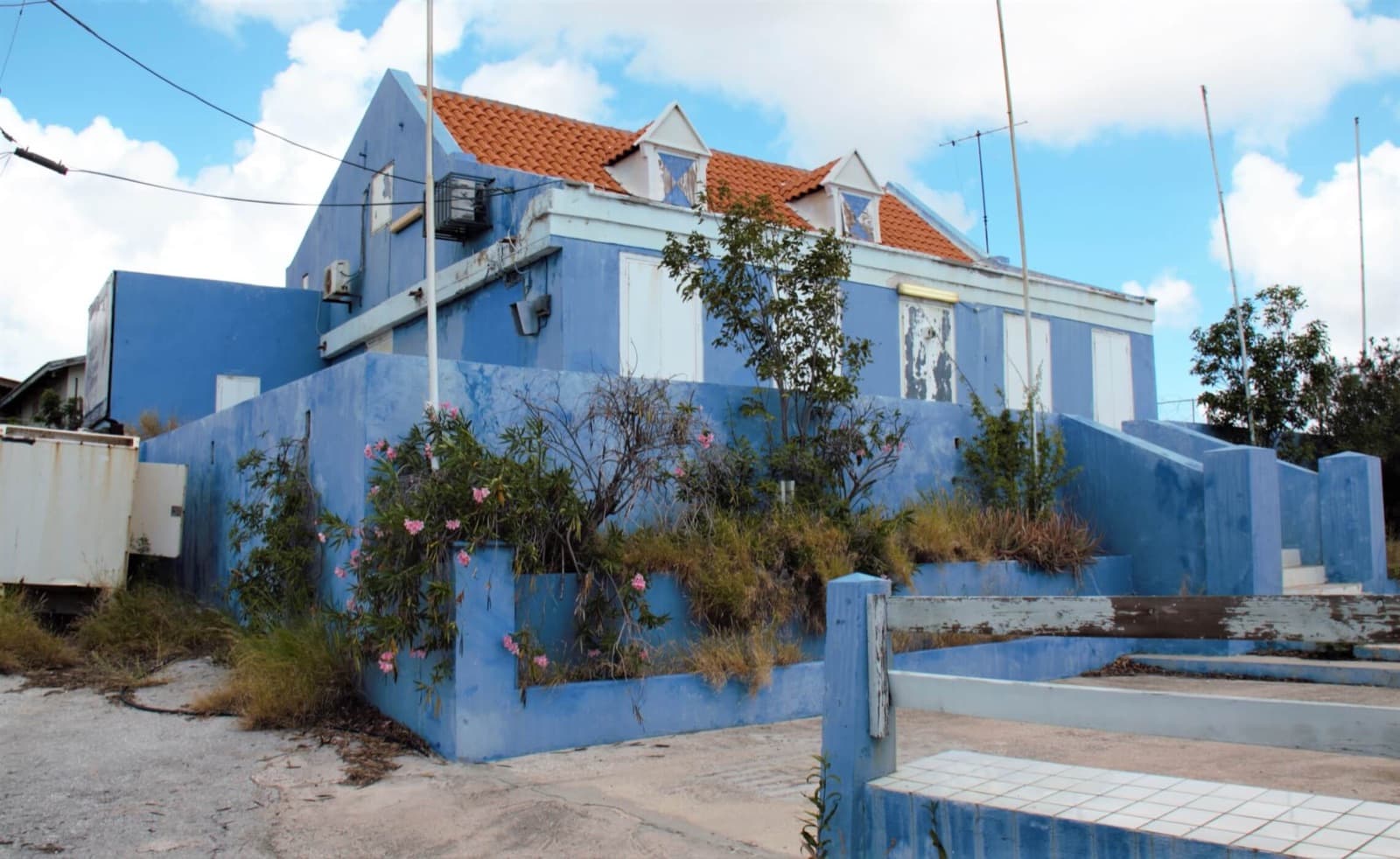 Landhuis Morgenster — Political Party HQ to Artist's Atelier