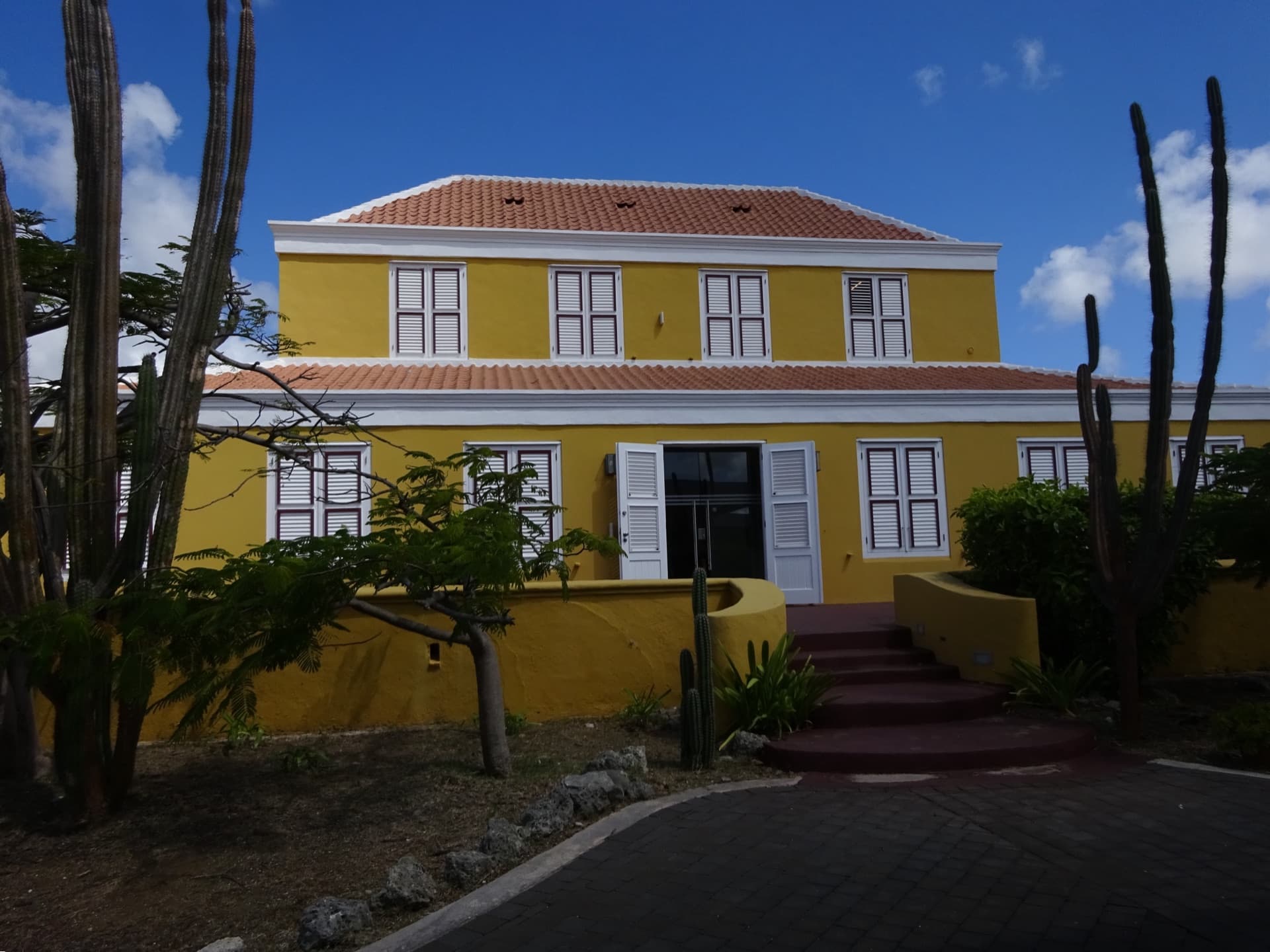 Landhuis Rooi Catootje — Where a 19th-Century Library Met the 21st