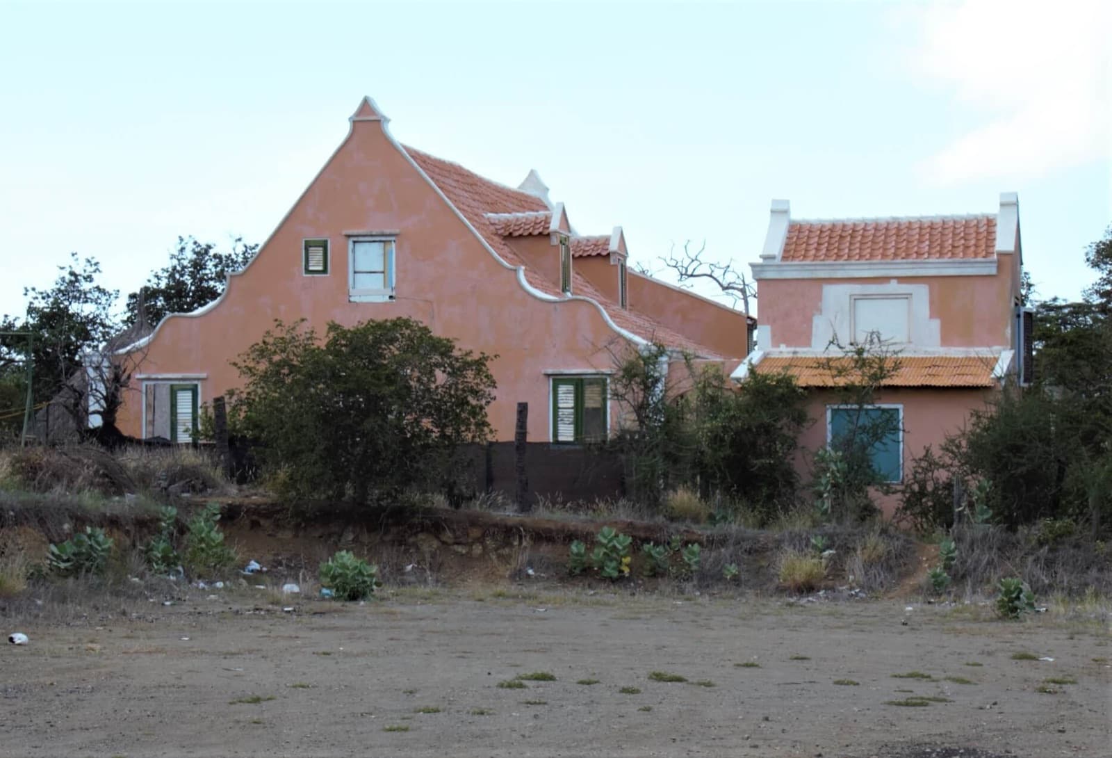 Landhuis Veeris — Empty, Waiting, 108 Hectares of Backstory