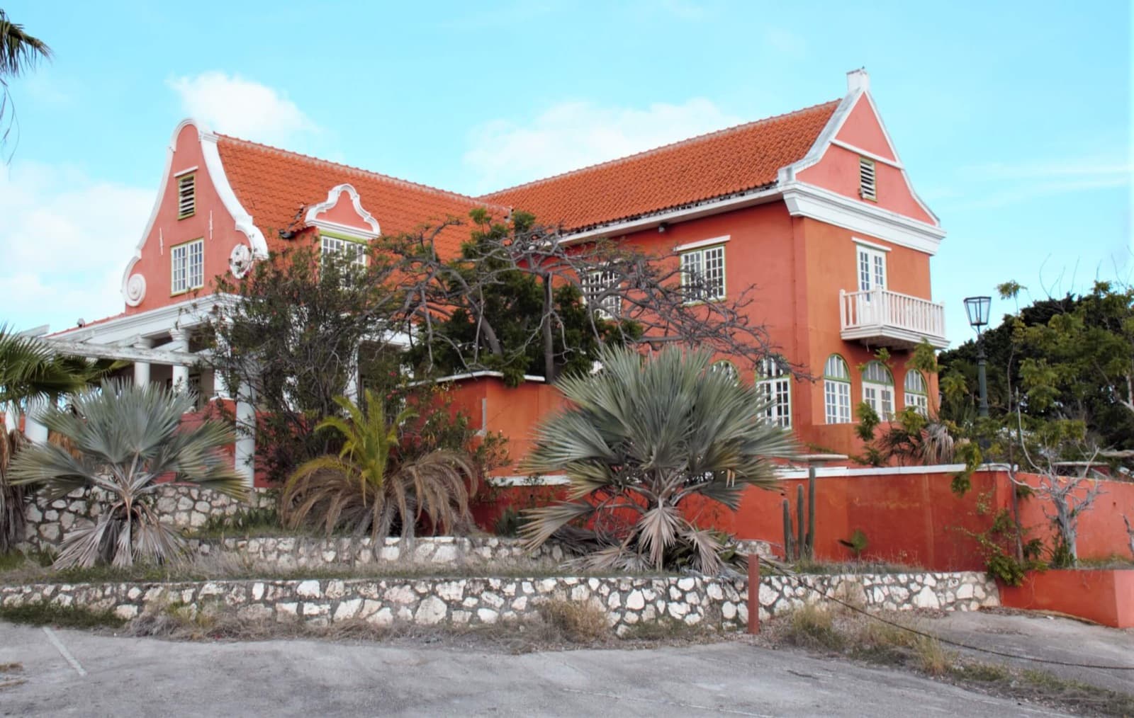 Landhuis Zeelandia — Retirement Home Behind Baroque Gables